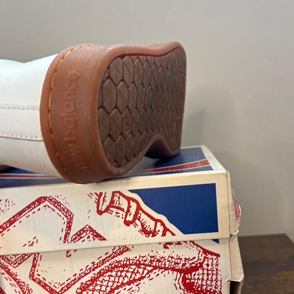 New Balance White High-Top Sneakers with Gum Outsole and Subtle Logo - Picture 6 of 6